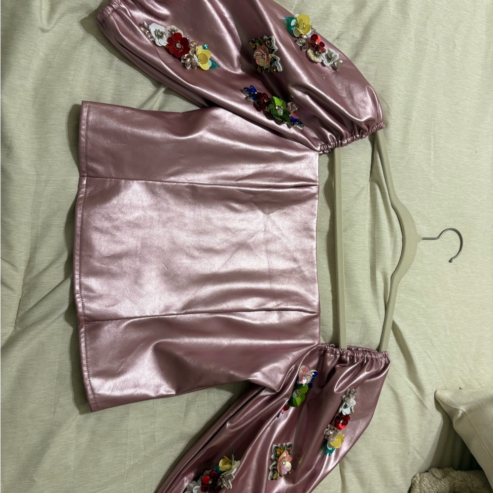 QUEEN OF SPARKLES 3-D Flower Top